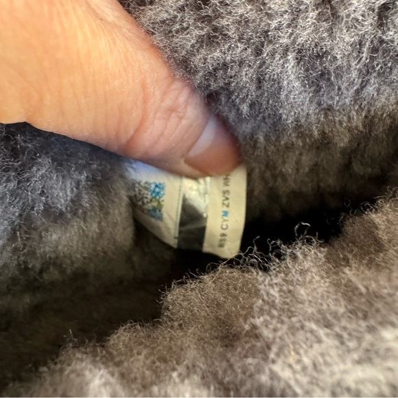 UGG WOMEN ANSLEY PARC BLACK SUEDE PLATFORM SHOES - Picture 6 of 6